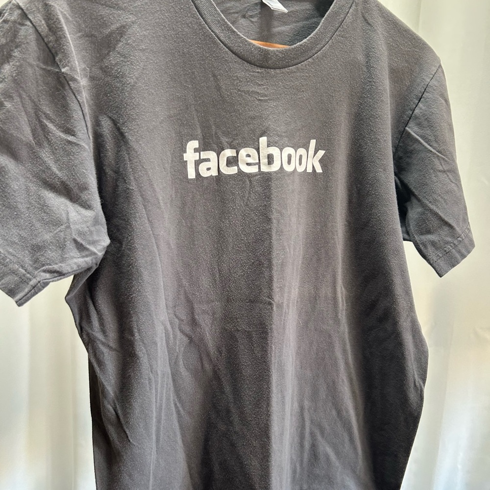 Facebook Gray Men's Short Sleeve Tee
